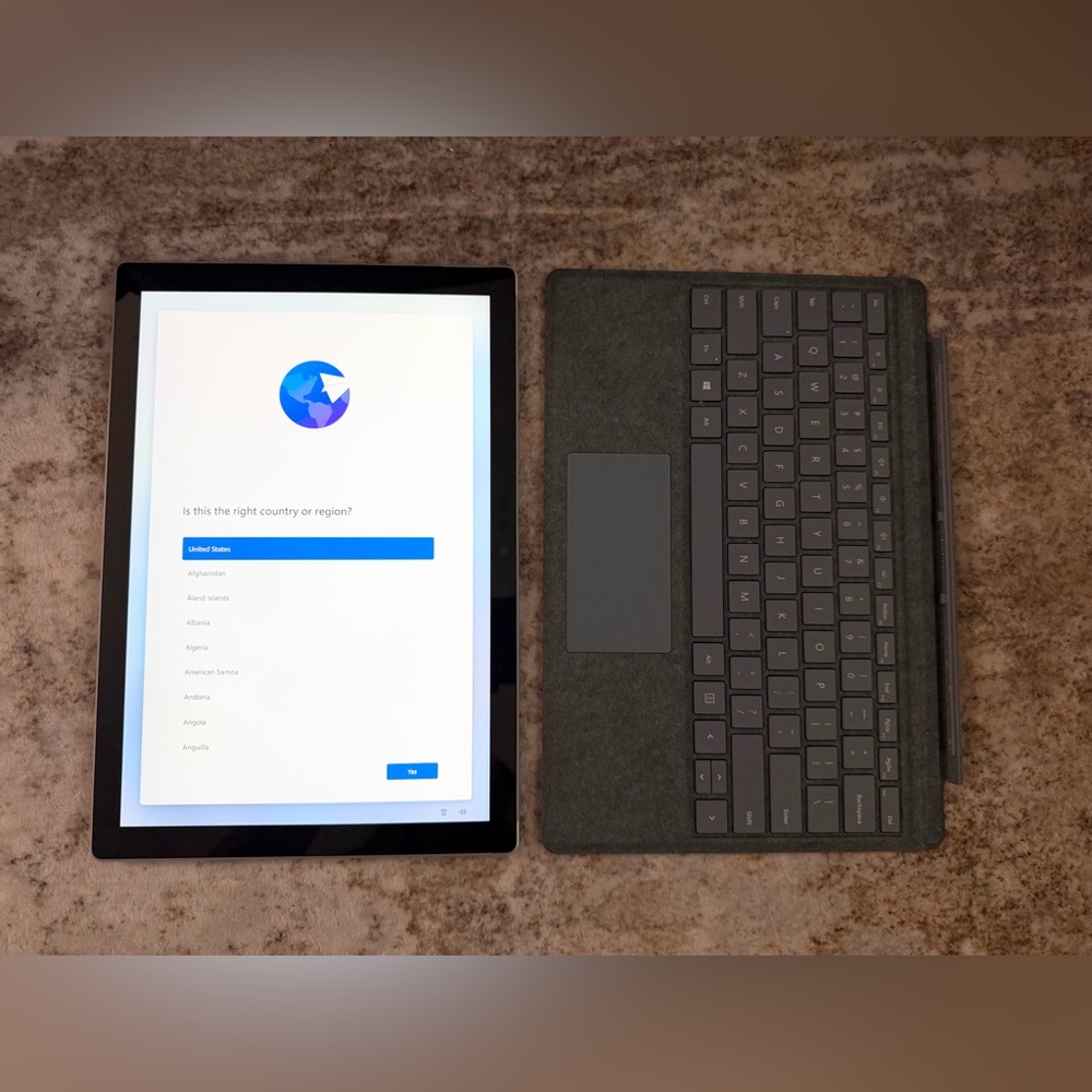 Surface Pro 7 - Picture 3 of 6